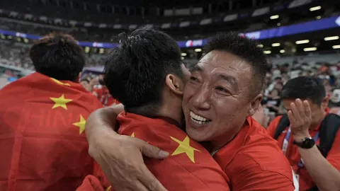 中国女子重剑队荣获马拉喀什世界杯团体金牌